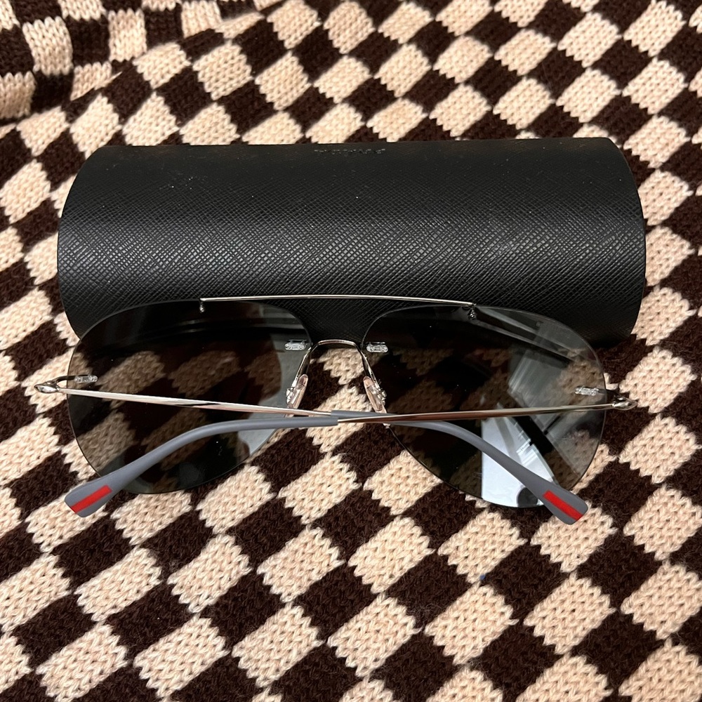 Prada sunglasses - Picture 2 of 3